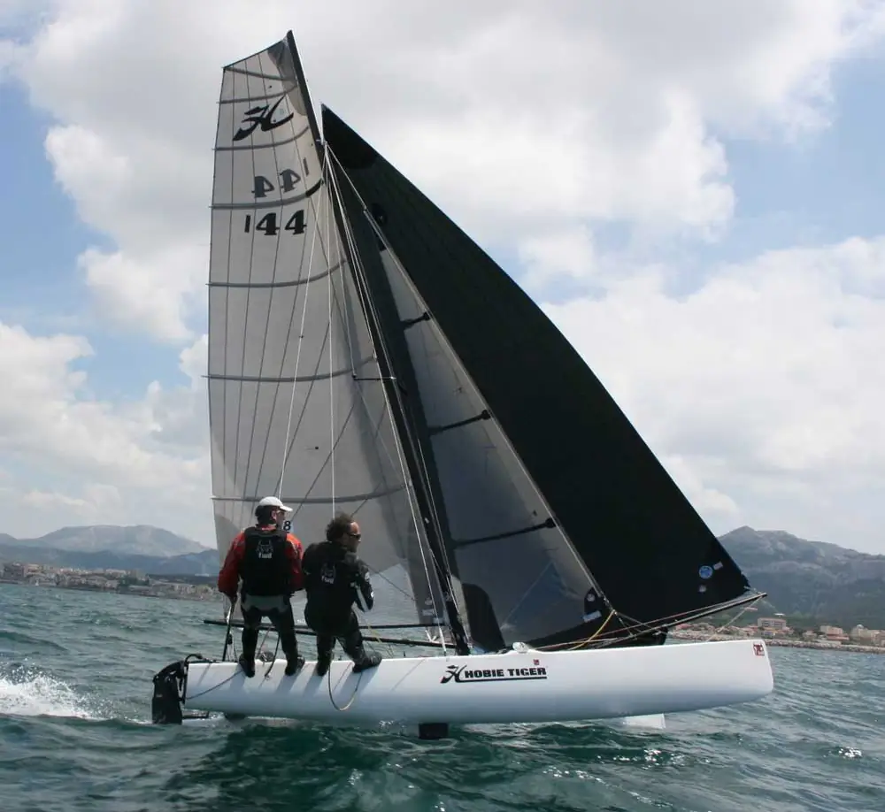 Hobie Cat Tiger Katamaran, F18 Regatta, Mieten und Schulung am Gardasee