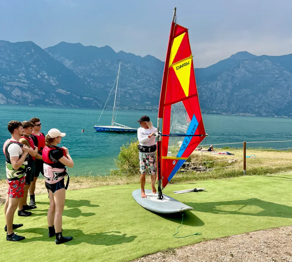 Windsurf Gruppenkurs für Fortgeschrittene am Gardasee mit Trapez
